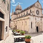 Casa Trussardi بيروفاتش